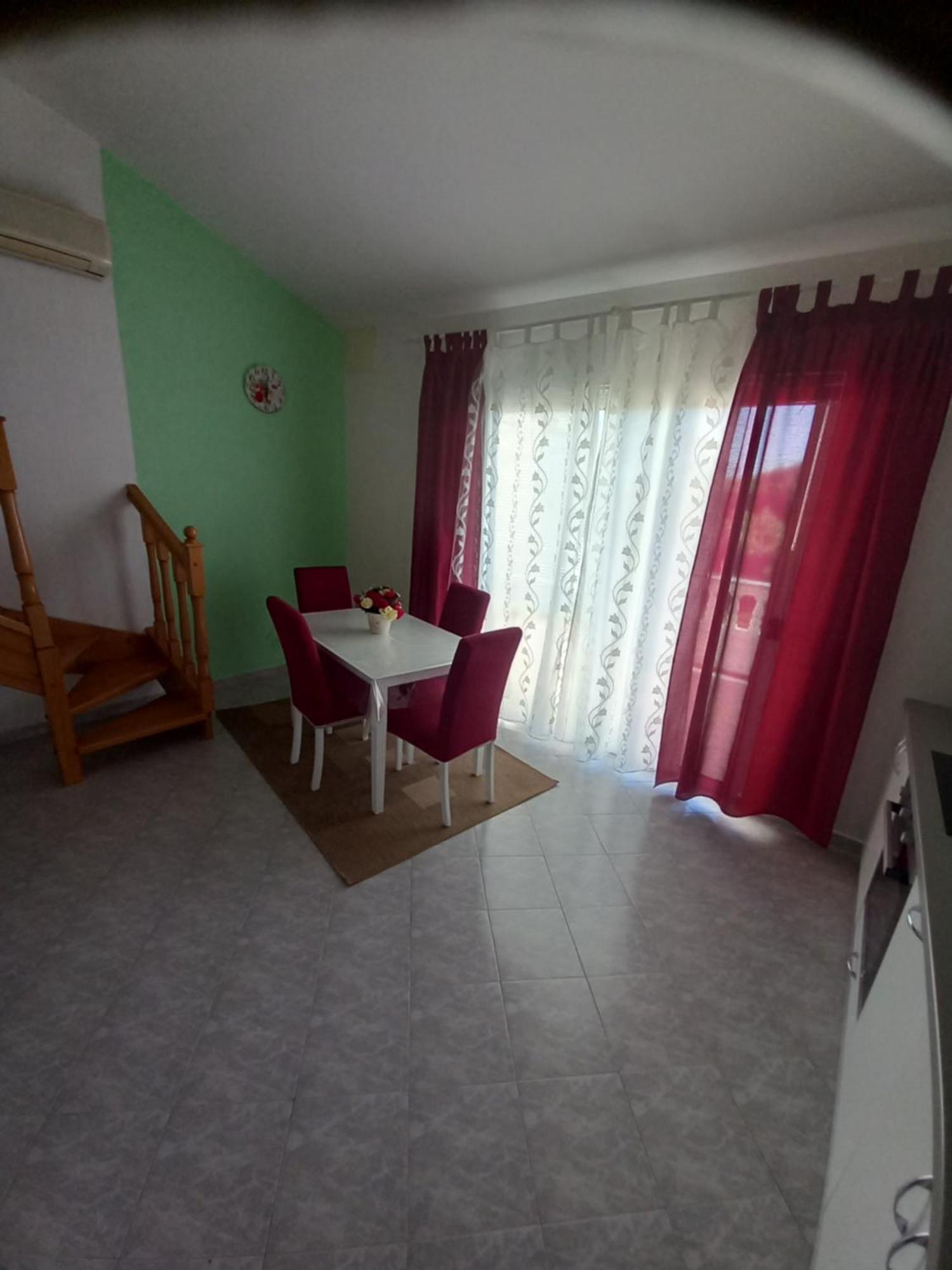 Apartments Makaus Kampor Esterno foto